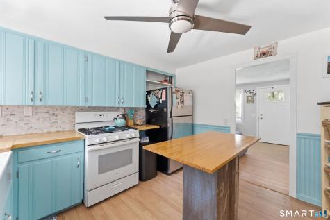 17 Seventh Avenue Waterford CT 06385