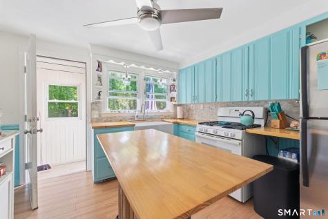 17 Seventh Avenue Waterford CT 06385