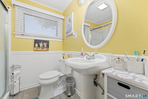 17 Seventh Avenue Waterford CT 06385
