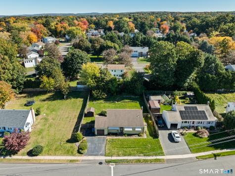 102 Grande Road East Hartford CT 06118