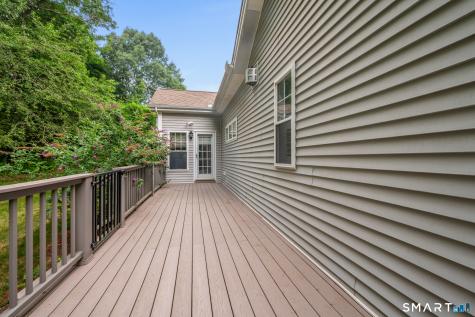 19 Plumrose Court Portland CT 06480