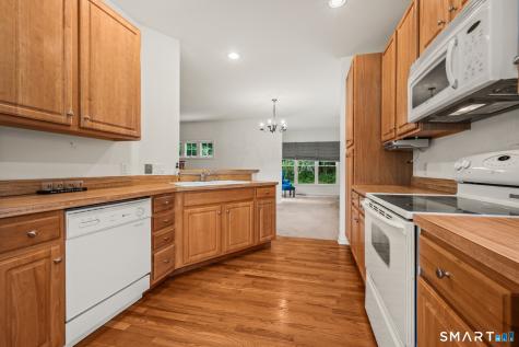 19 Plumrose Court Portland CT 06480