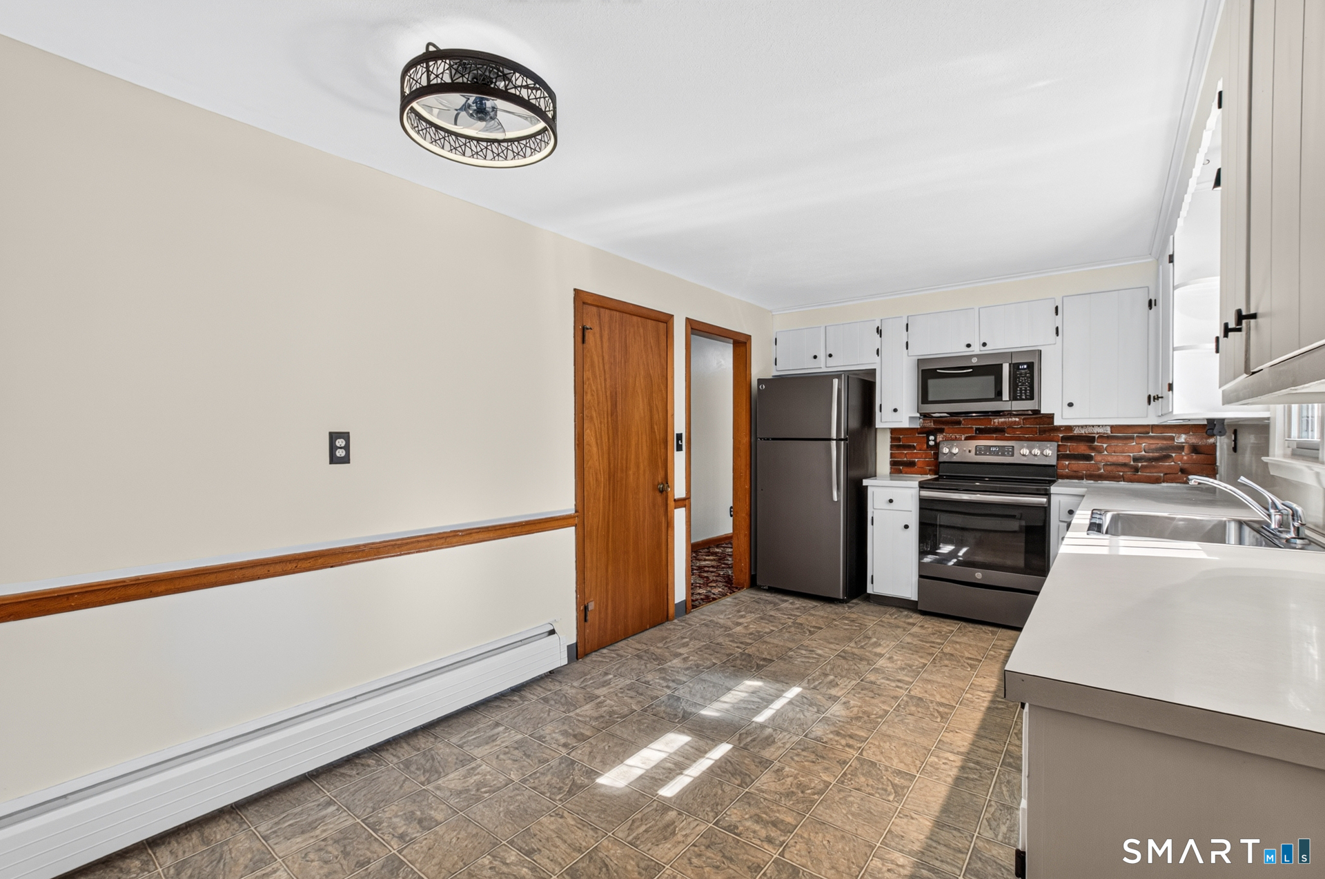 23 Colgate Lane East Hartford CT 06108