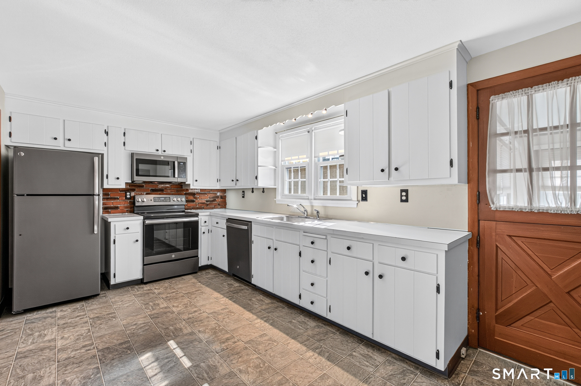 23 Colgate Lane East Hartford CT 06108