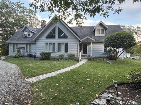 2 Hopewell Road Newtown CT 06470