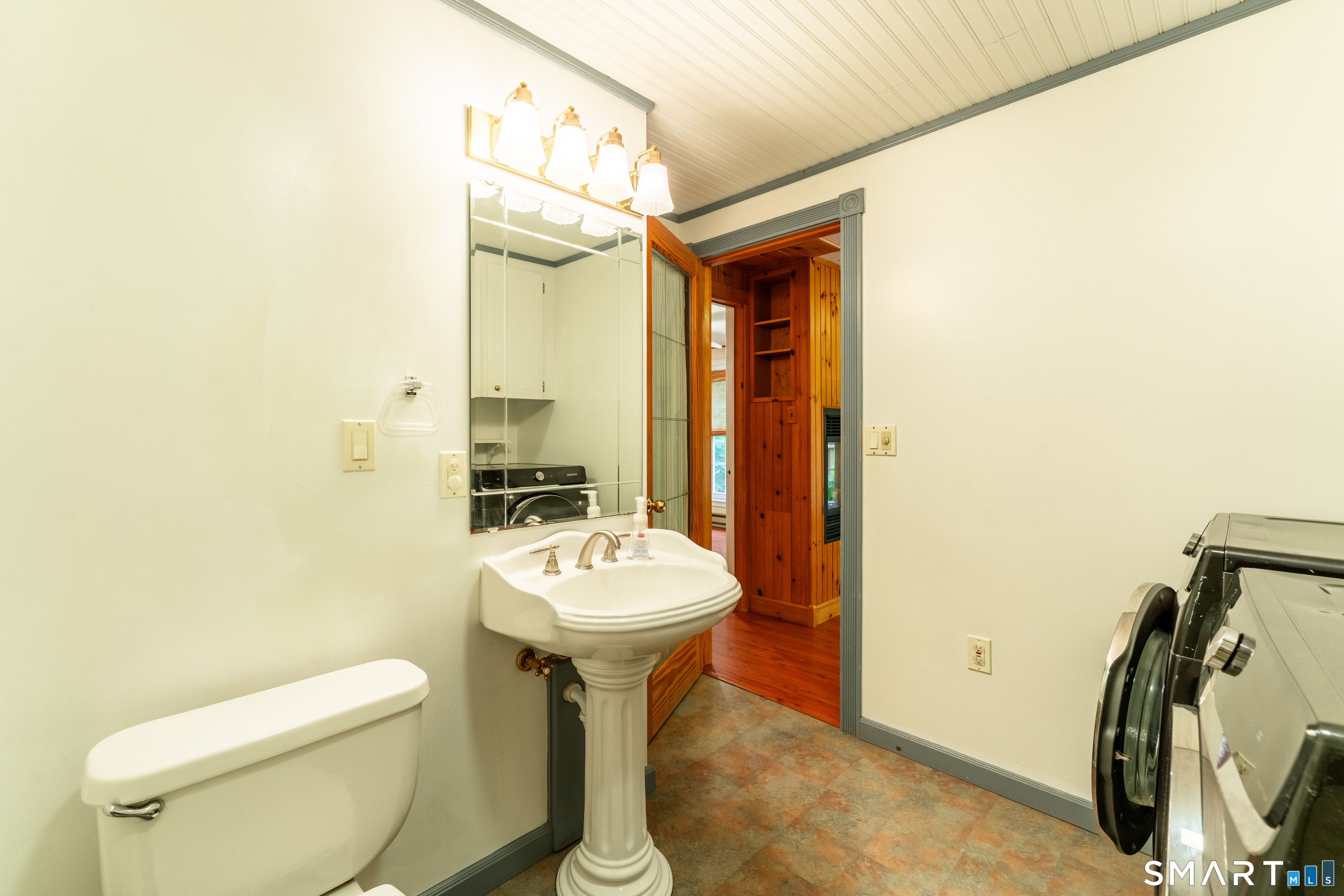 521 East Thompson Road Thompson CT 06277