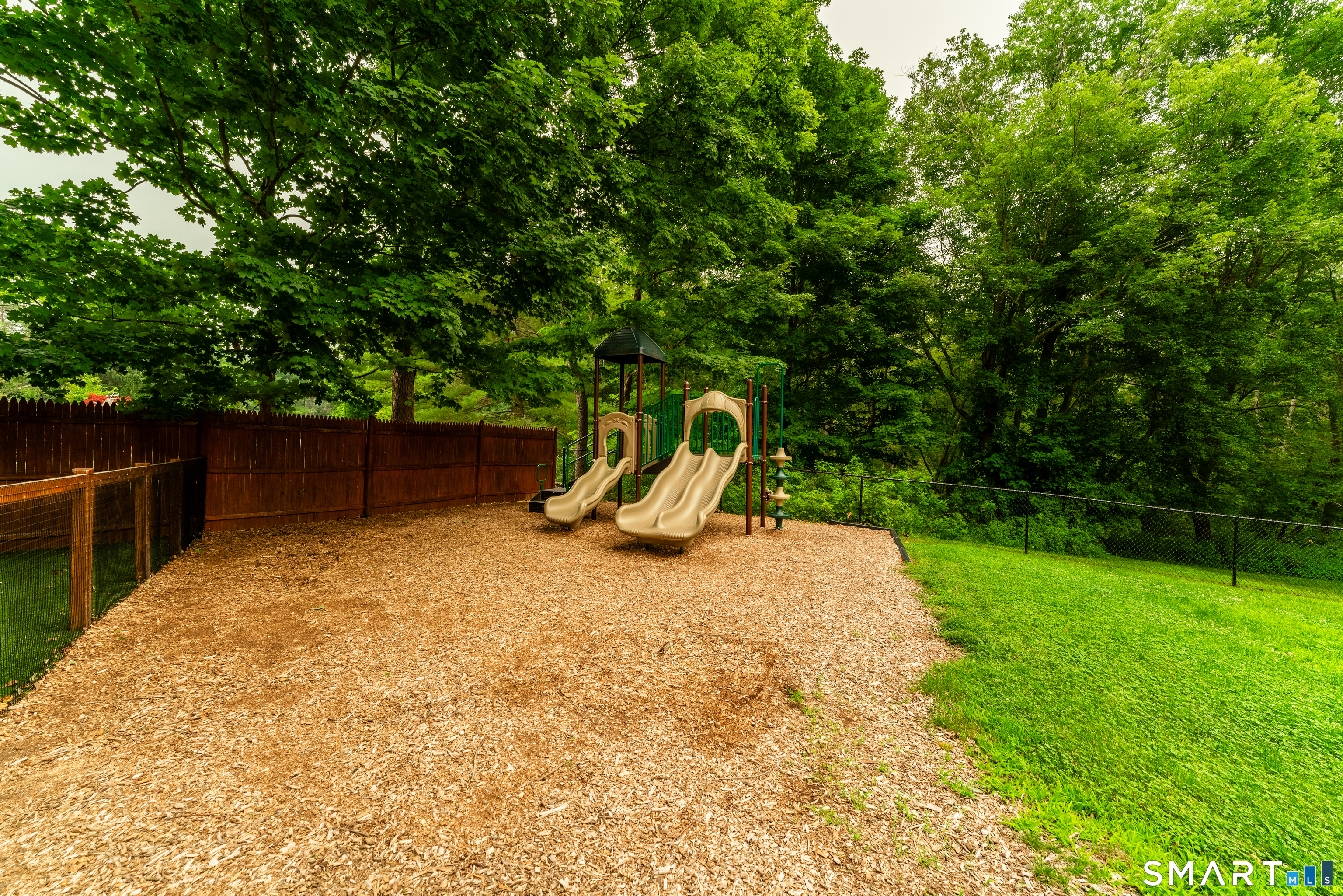 521 East Thompson Road Thompson CT 06277