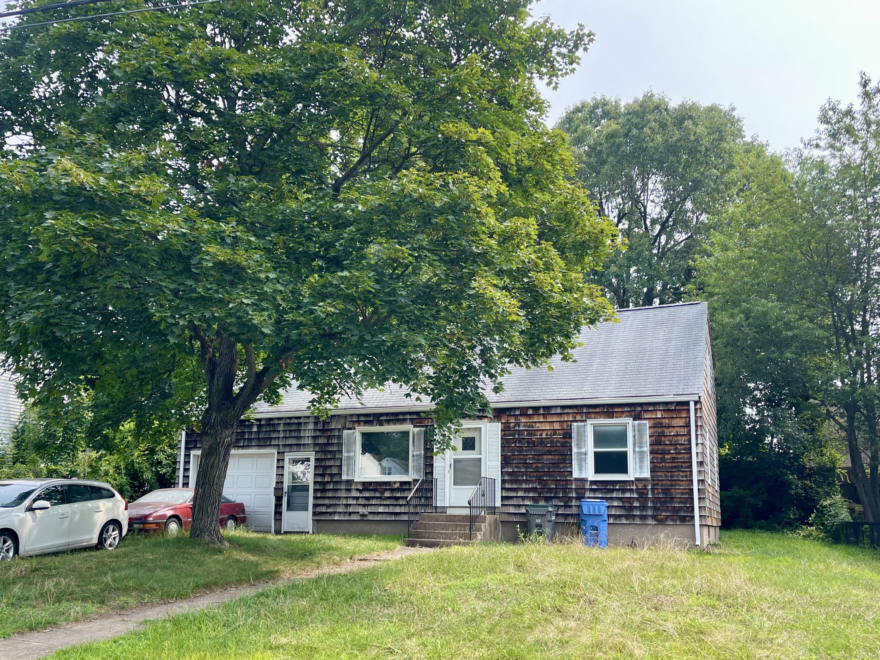27 Grant Road Manchester CT 06042