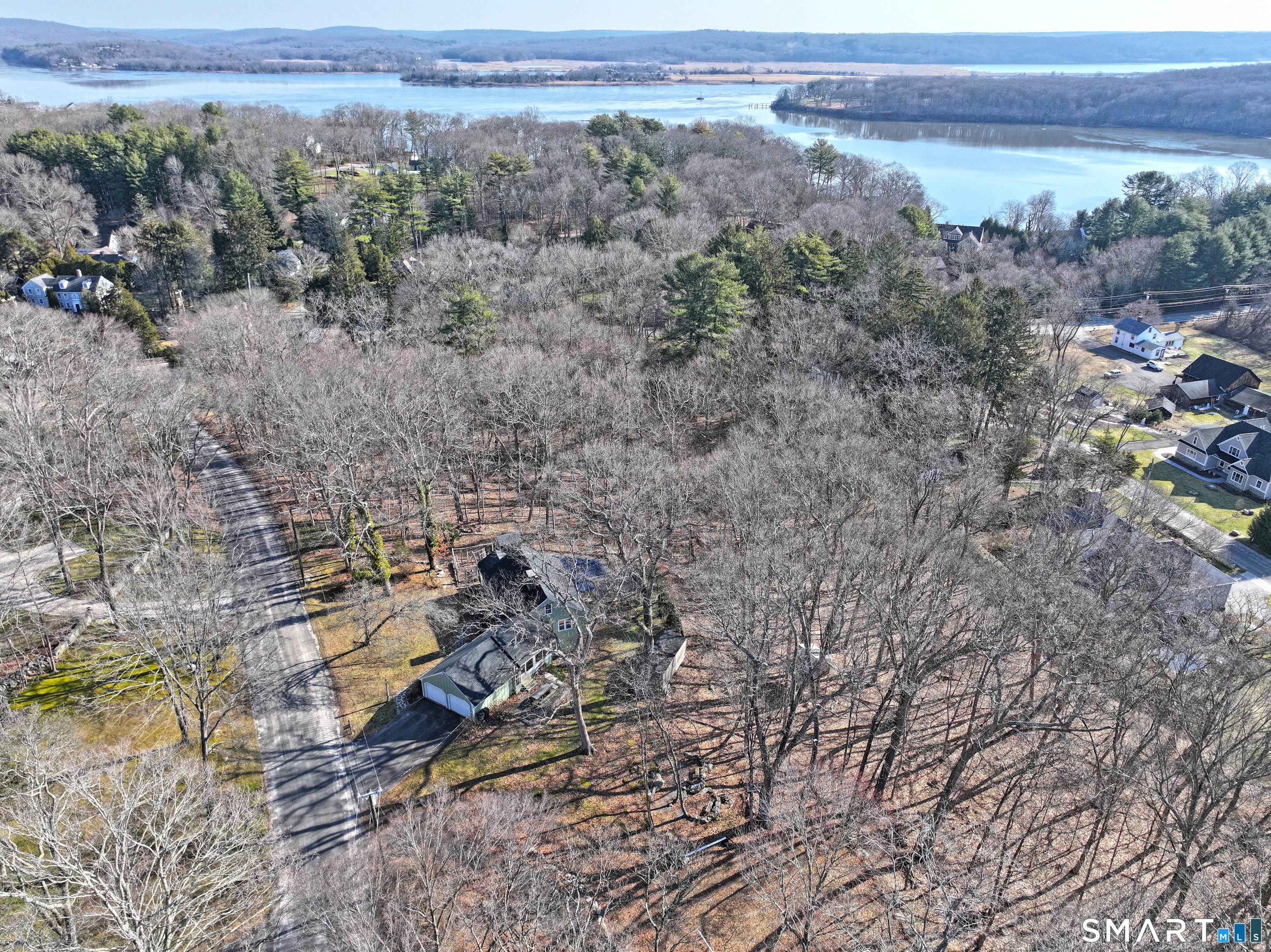 10 Cove Hill Road Essex CT 06426