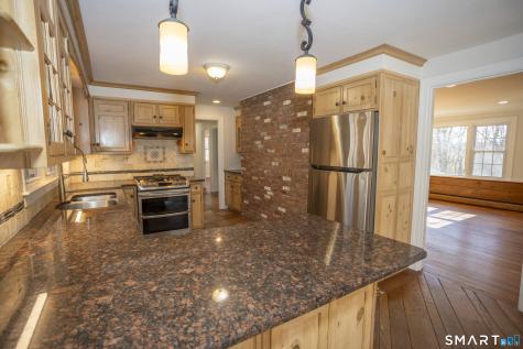 10 Cove Hill Road Essex CT 06426