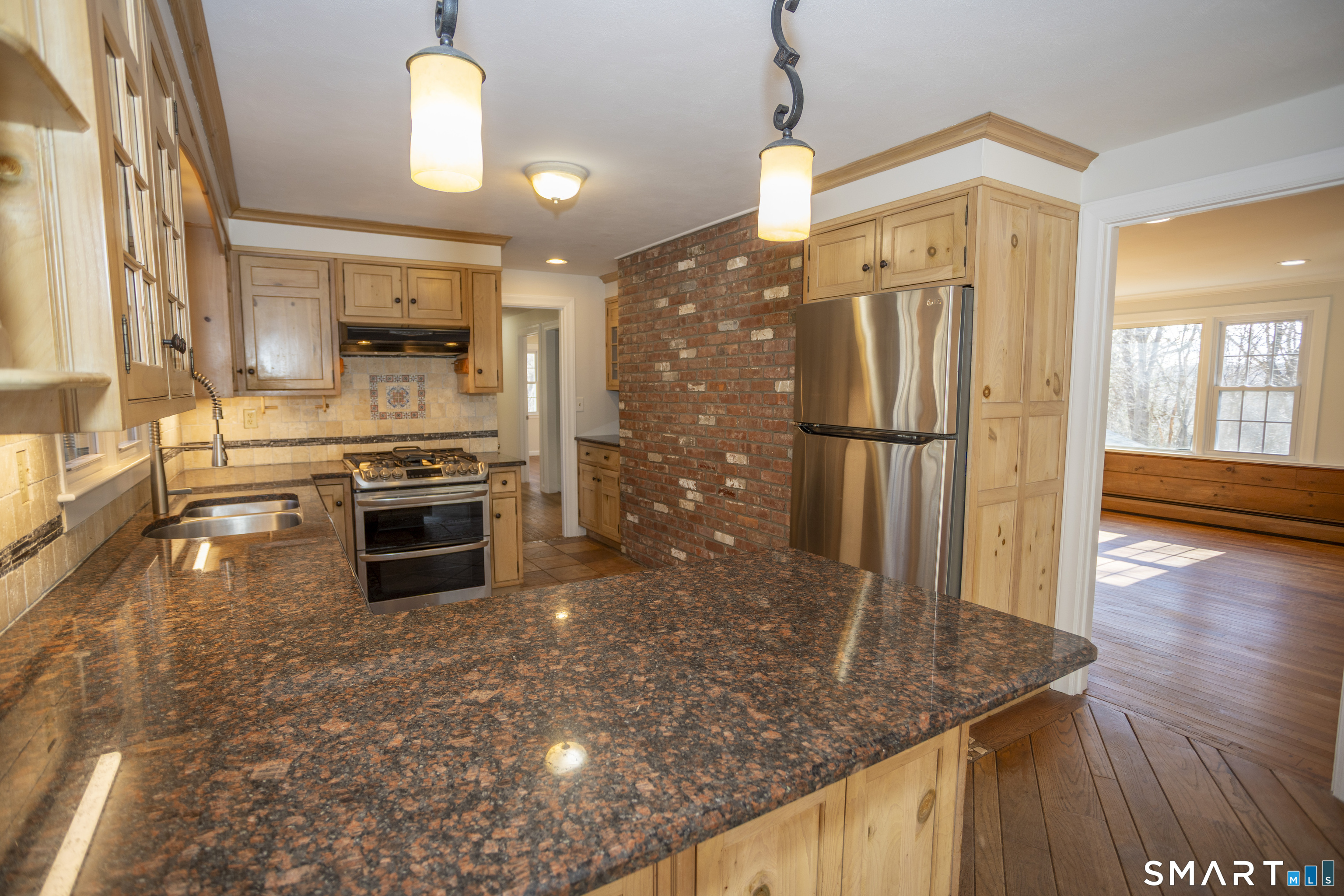 10 Cove Hill Road Essex CT 06426