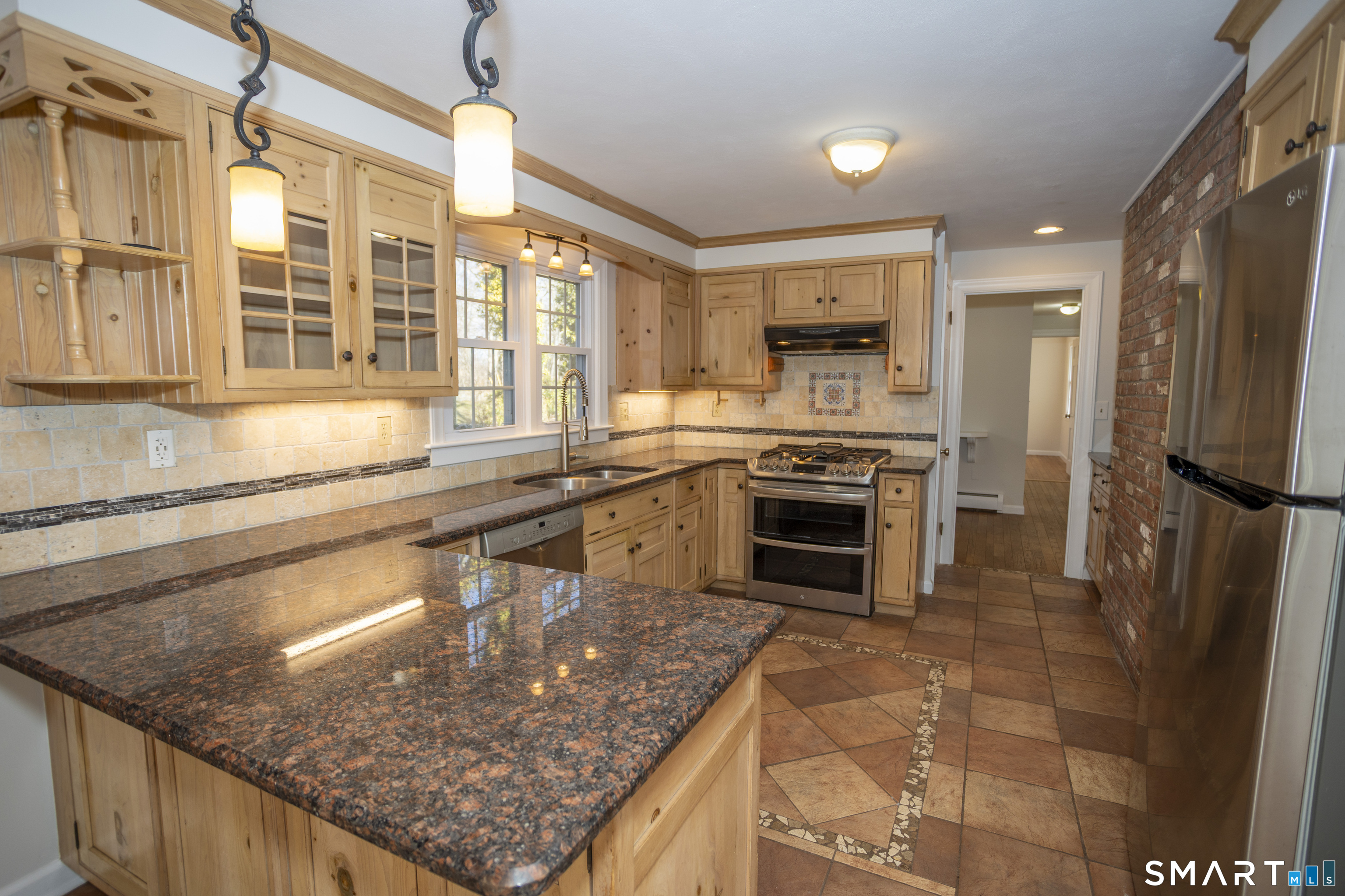 10 Cove Hill Road Essex CT 06426