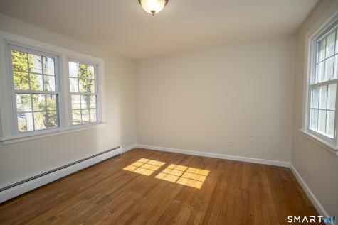 10 Cove Hill Road Essex CT 06426