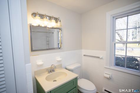 10 Cove Hill Road Essex CT 06426