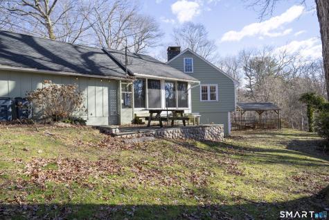 10 Cove Hill Road Essex CT 06426