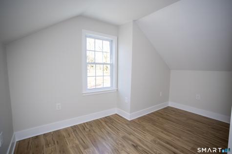 10 Cove Hill Road Essex CT 06426