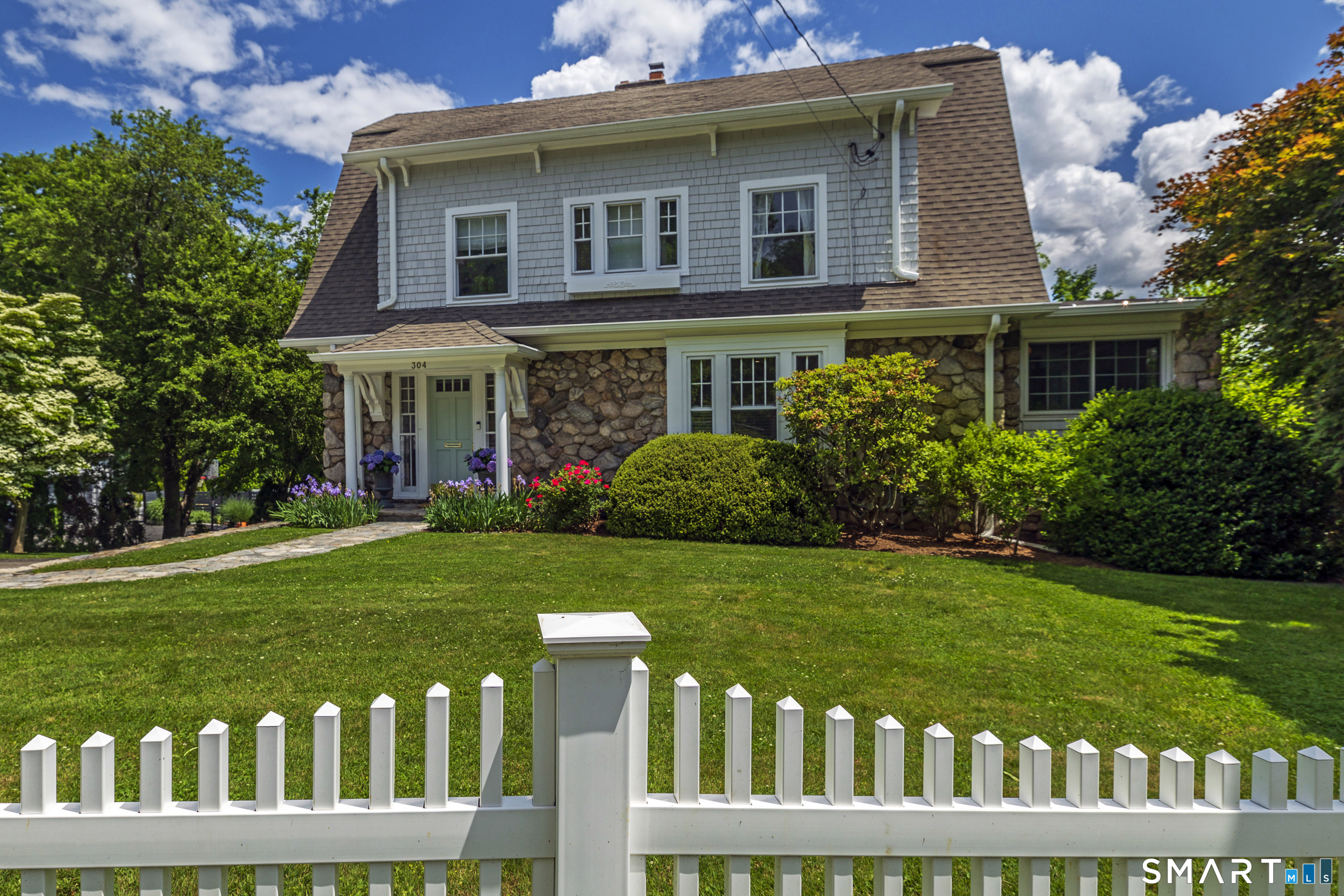 New Canaan CT, 304 Main Street
