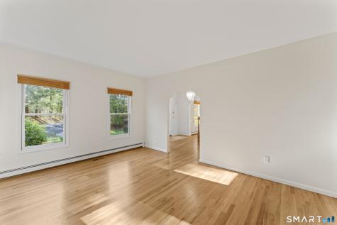 5 Beagle Trail Newtown CT 06482