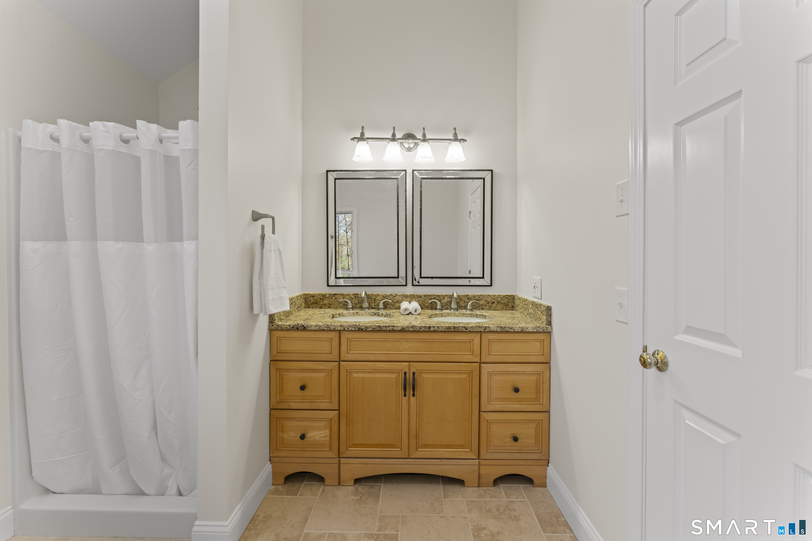 5 Beagle Trail Newtown CT 06482