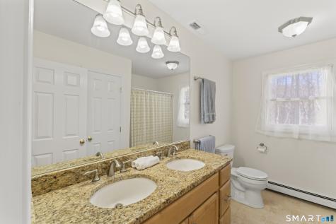 5 Beagle Trail Newtown CT 06482