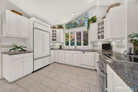 814 Amity Road Bethany CT 06524