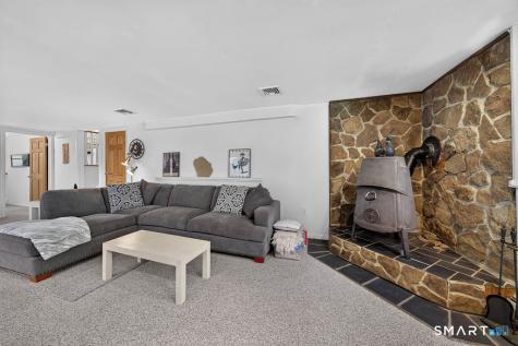 814 Amity Road Bethany CT 06524