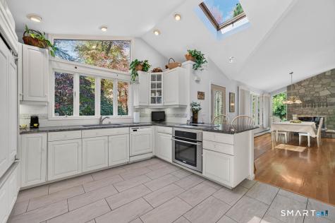 814 Amity Road Bethany CT 06524