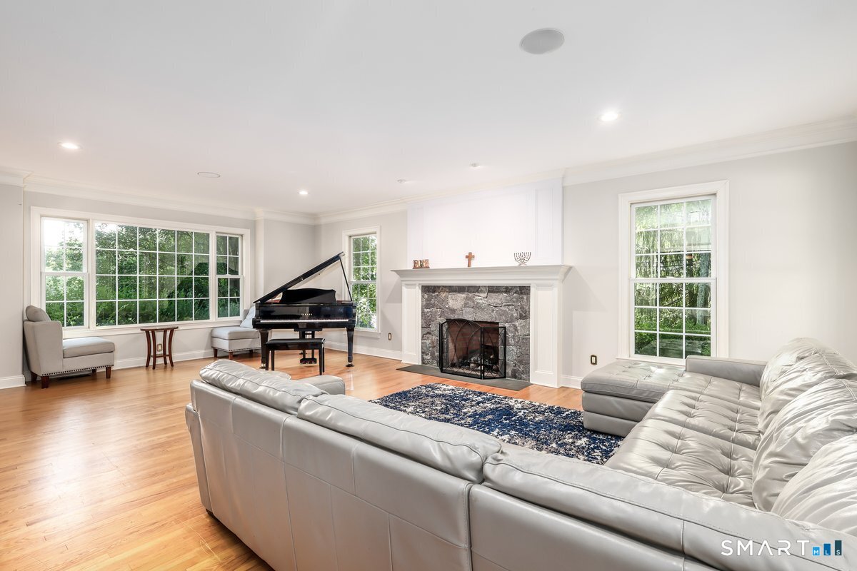 4 Mia Bella Drive New Milford CT 06776