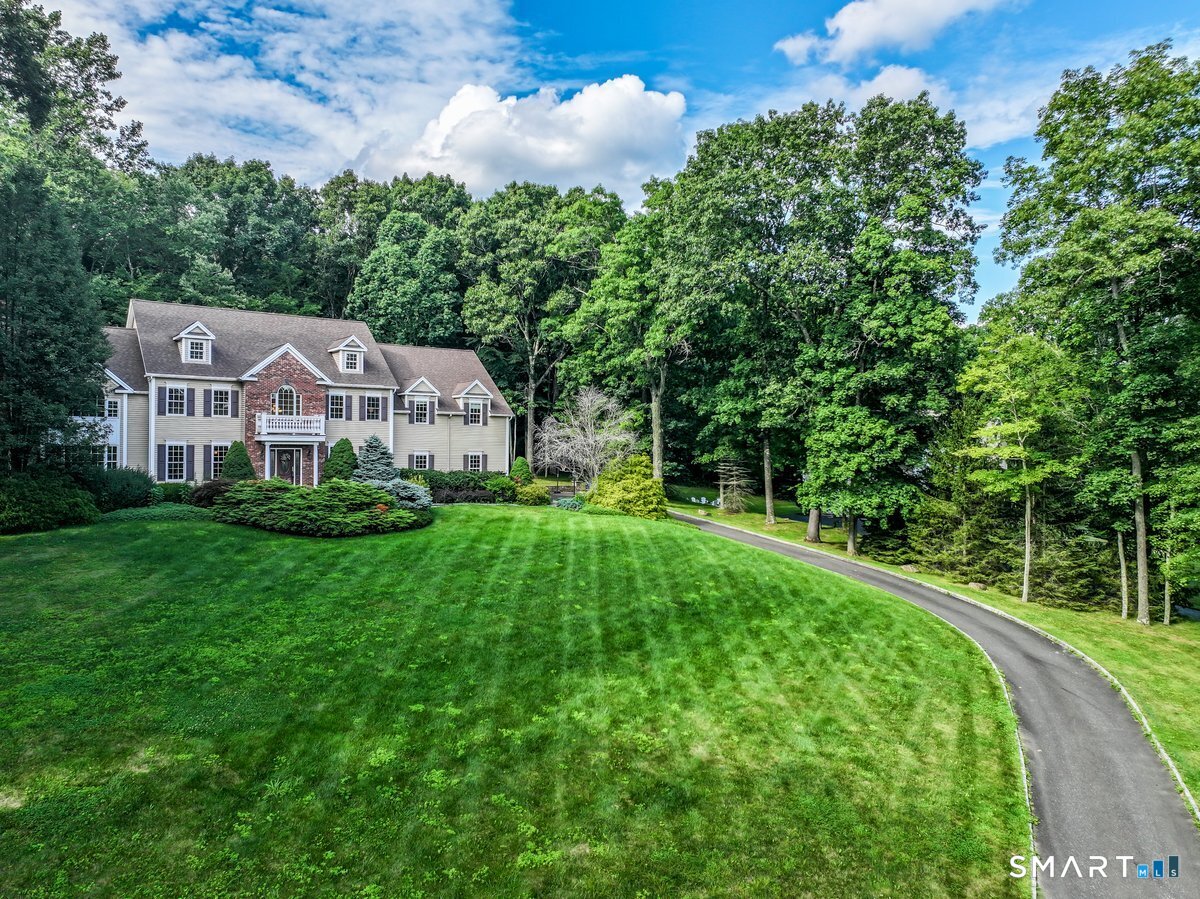 4 Mia Bella Drive New Milford CT 06776