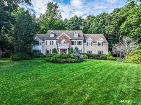 4 Mia Bella Drive New Milford CT 06776