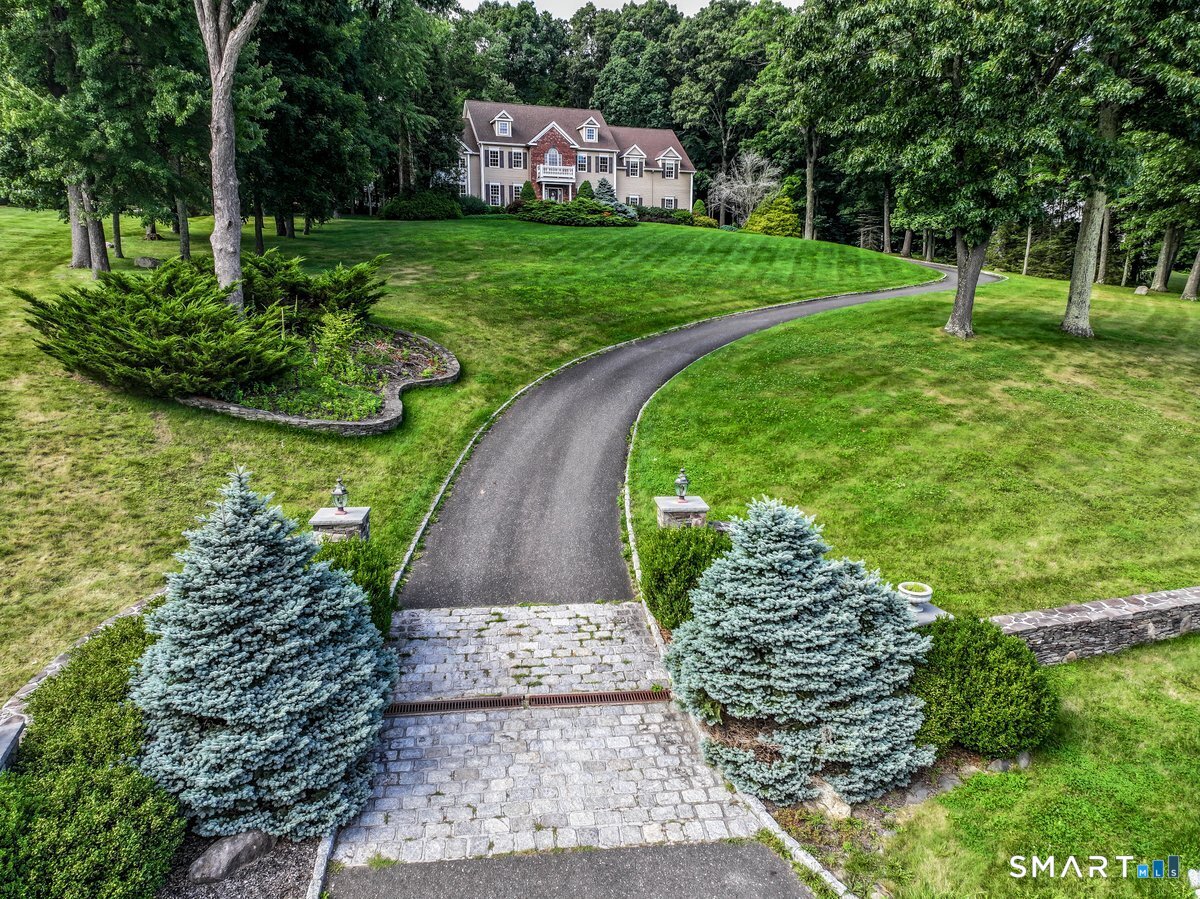 4 Mia Bella Drive New Milford CT 06776