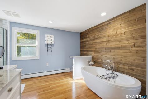 26 Colonial Drive Waterford CT 06385