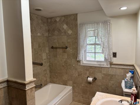 13 Robin Drive East Haven CT 06513