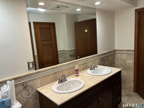 13 Robin Drive East Haven CT 06513