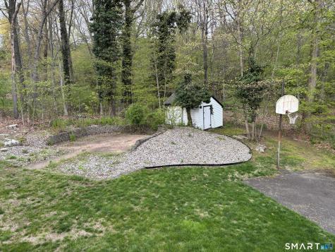 13 Robin Drive East Haven CT 06513
