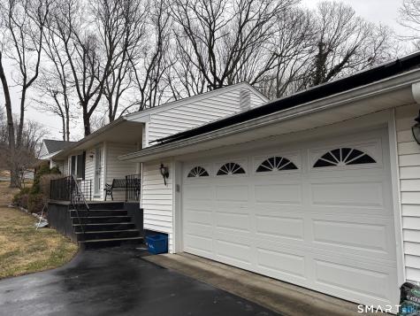 13 Robin Drive East Haven CT 06513