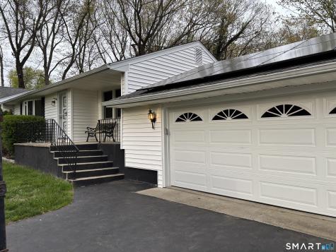 13 Robin Drive East Haven CT 06513