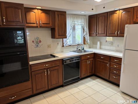 13 Robin Drive East Haven CT 06513