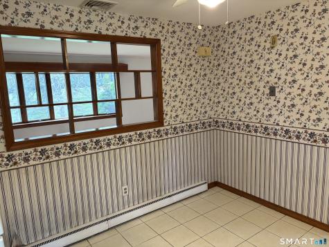 13 Robin Drive East Haven CT 06513