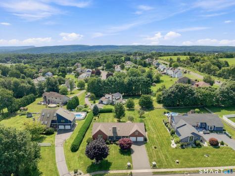 32 Knob Hill Lane Bristol CT 06010