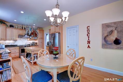 20 Livingston Way Manchester CT 06040