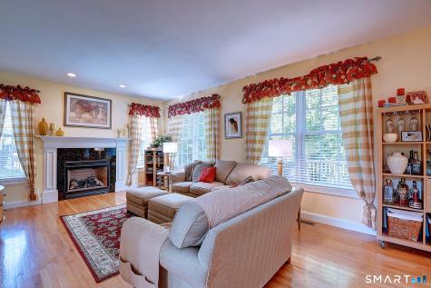 20 Livingston Way Manchester CT 06040