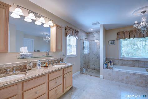 20 Livingston Way Manchester CT 06040