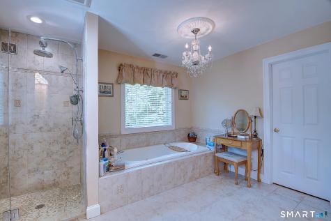 20 Livingston Way Manchester CT 06040