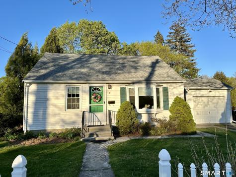 8 Maplewood Drive Clinton CT 06413