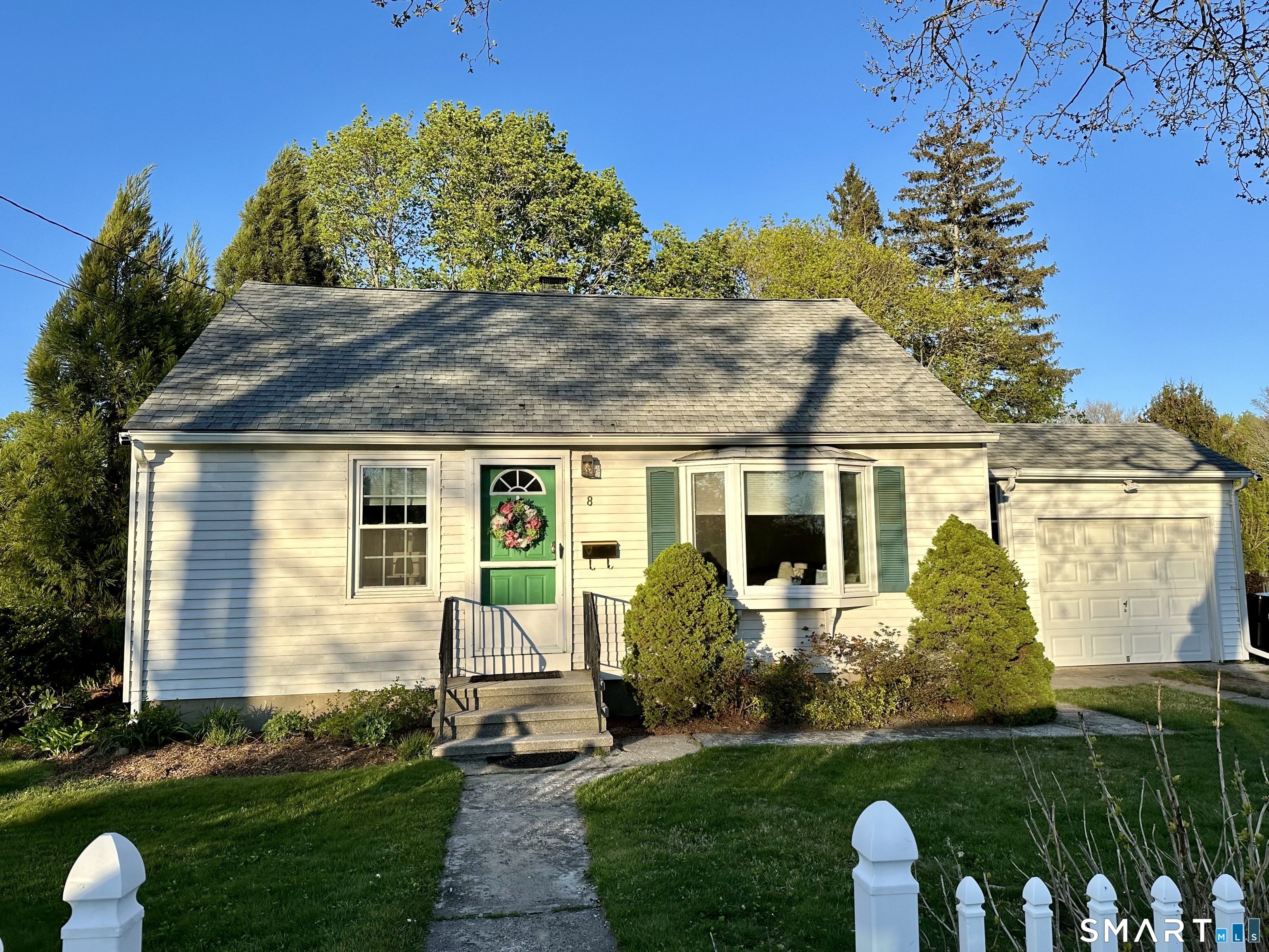 8 Maplewood Drive Clinton CT 06413