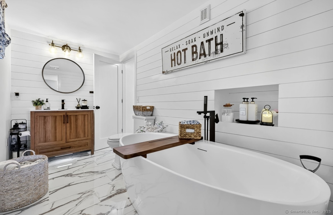 60 Wangonk Trail East Hampton CT 06424