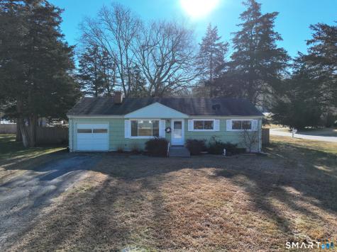 52 Cedar Drive North Stonington CT 06359