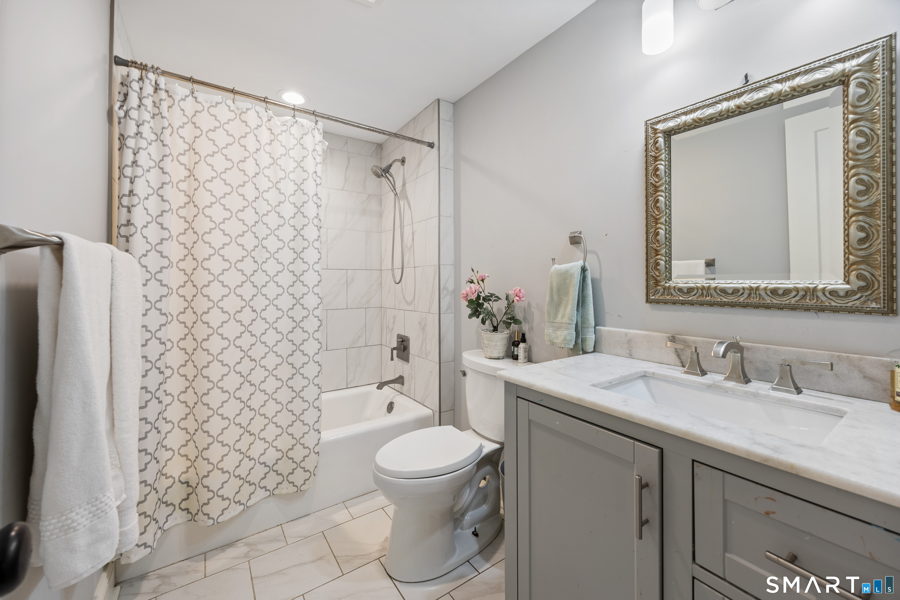 28 Maplewood Lane North Branford CT 06472