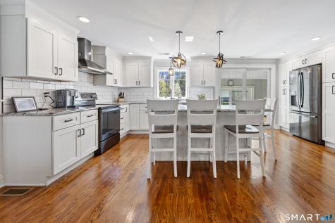 28 Maplewood Lane North Branford CT 06472